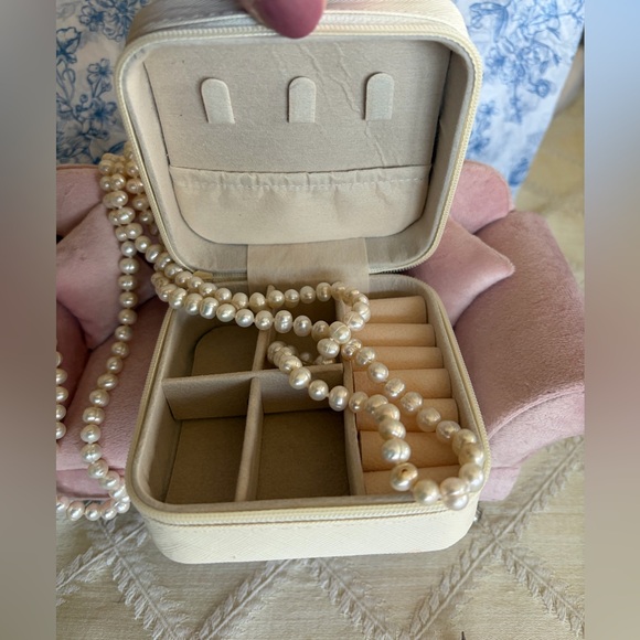 Sanrio Hello Kitty Jewelry Organizer / Travel NEW! - Picture 3 of 3